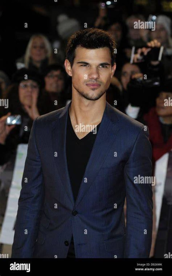 Actor Taylor Lautner attends the Los Angeles premiere of 'Cheaper By The Dozen 2'