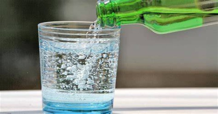 Does sparkling water make you bloated?