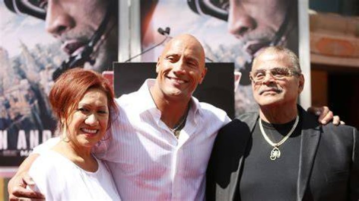 Dwayne Johnson says dad taught him to give every 'ounce of effort'