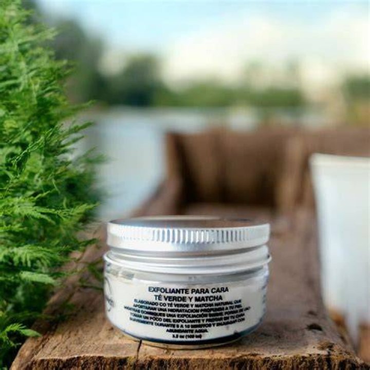 Exfoliante facial de tamaño de viaje Yo Glow Exfoliante facial de tamaño de viaje Yo Glow
