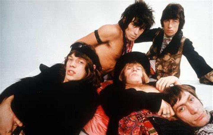 How do I submit to the Rolling Stones?