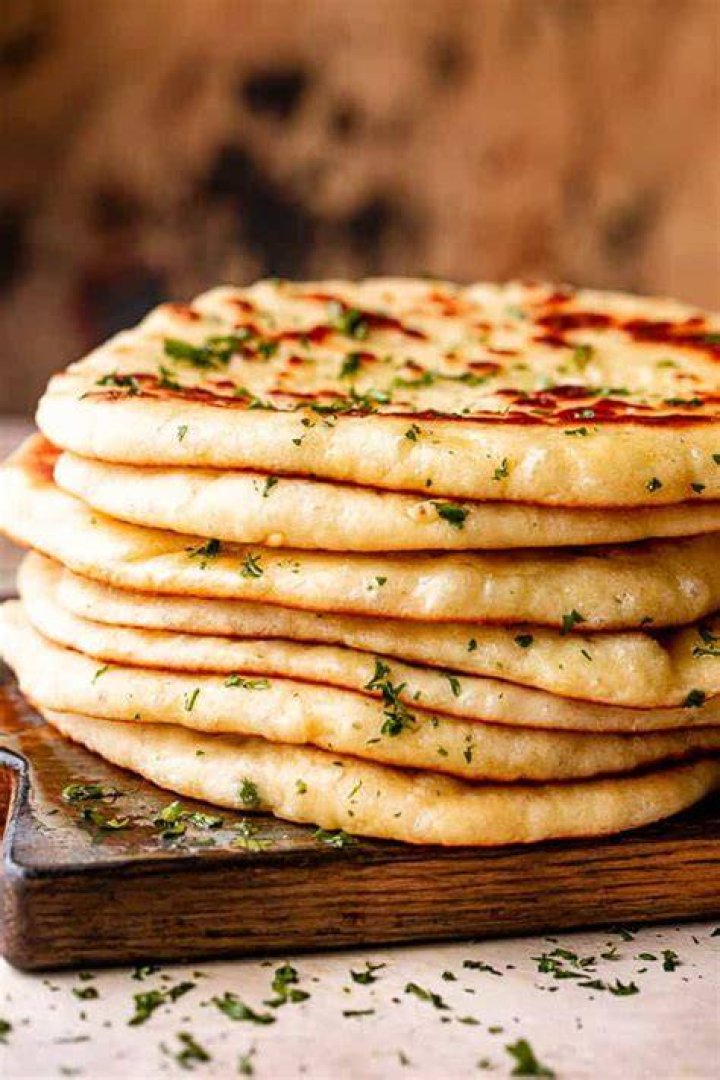 How do you keep homemade flatbread fresh?