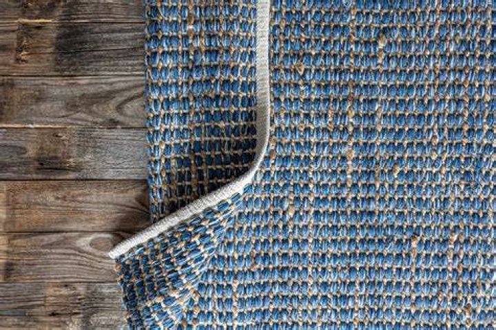 How do you Serge a rug?