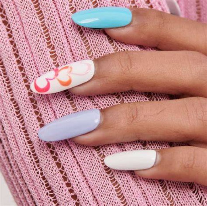la forma de manicura de tendencia