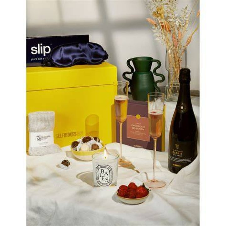 Pamper & Relax Diptyque Gift Box Pamper & Relax Diptyque Gift Box