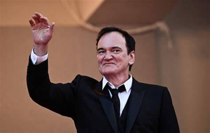 Quentin Tarantino posing