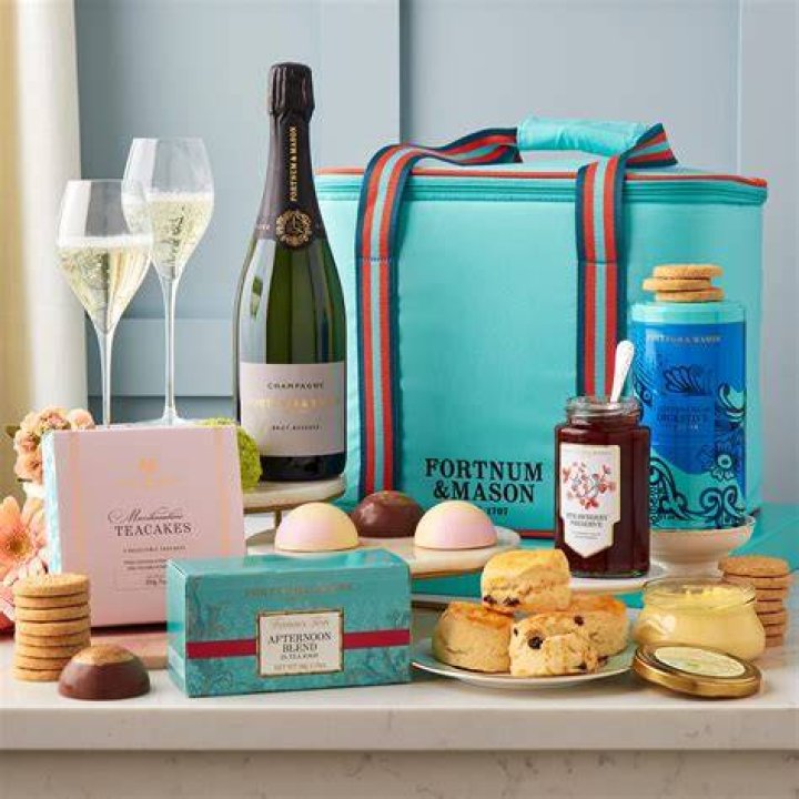 The Cream Tea Selection - £100 The Cream Tea Selection - £100