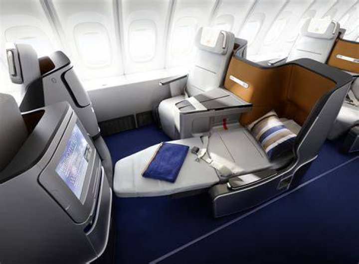 What do you get with Lufthansa business class?