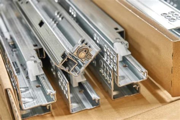 What is the difference between Blum 563 and 563H?