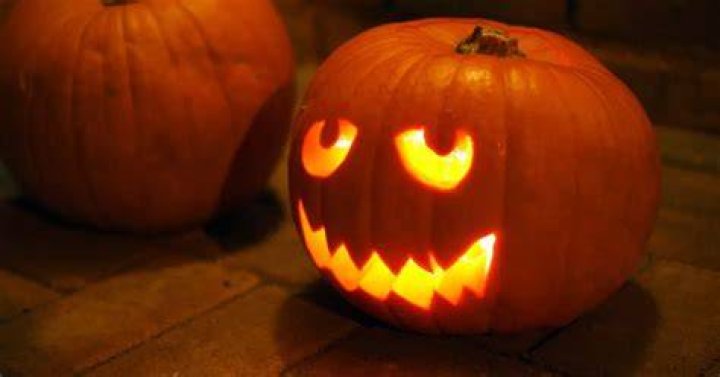 When did pumpkins become popular in UK?